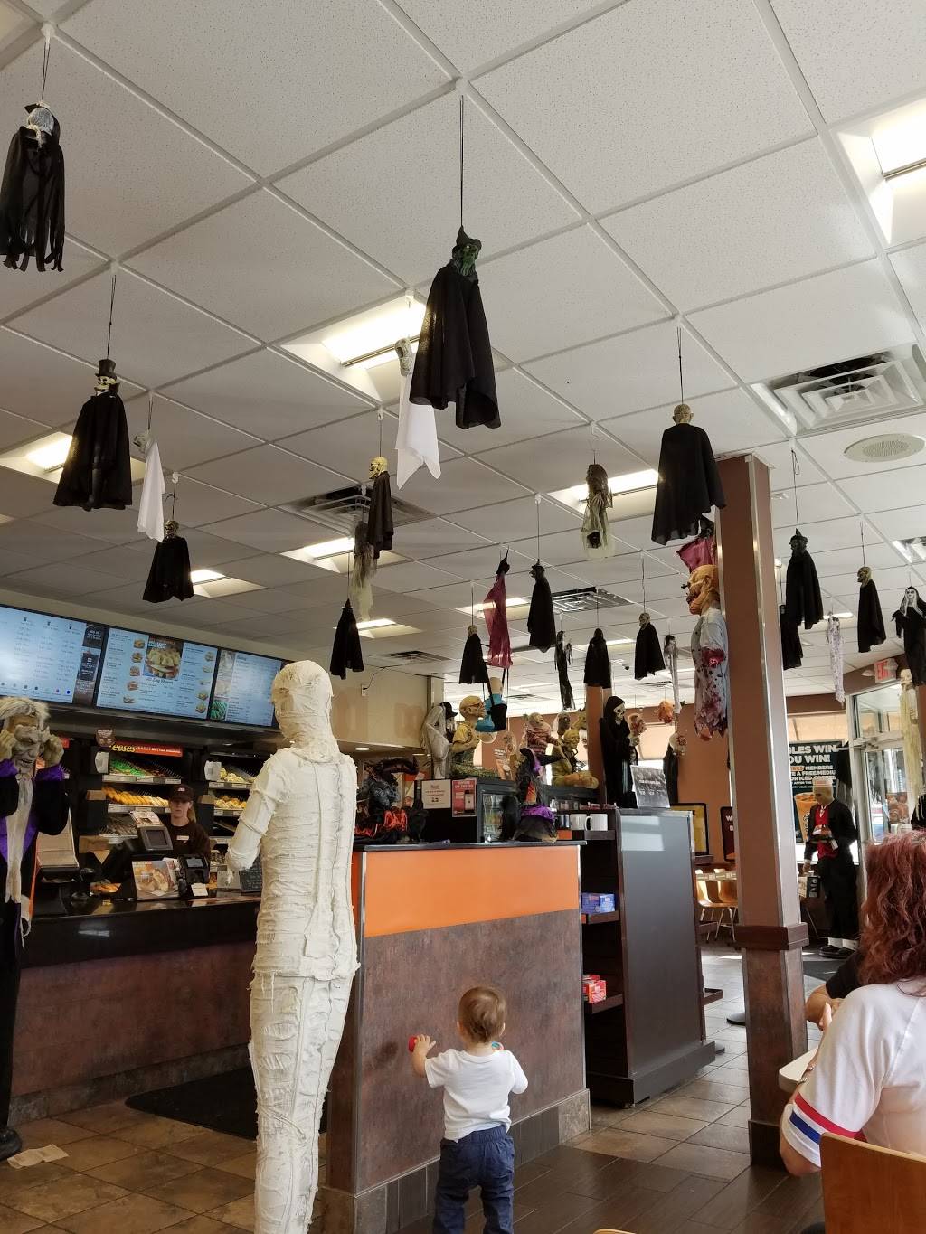 Dunkin | cafe | 263 N White Horse Pike, Lawnside, NJ 08045, USA | 8565462424 OR +1 856-546-2424