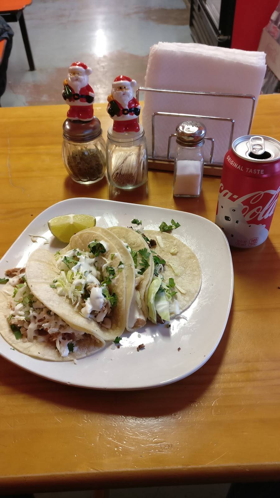 El Rinconcito | restaurant | 201 E Main St, Lyons, KS 67554, USA | 6202575600 OR +1 620-257-5600