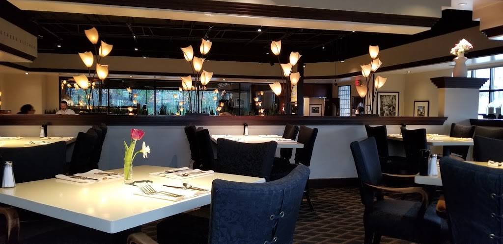 Lucky 32 Southern Kitchen | restaurant | 1421 Westover Terrace, Greensboro, NC 27408, USA | 3363700707 OR +1 336-370-0707