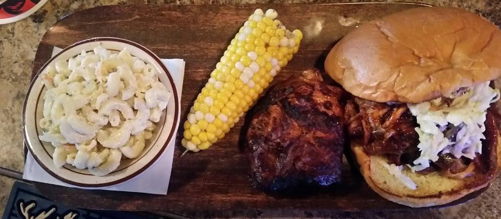 Robbies Bar and Grill | restaurant | 610 N Greece Rd, Hilton, NY 14468, USA | 5853924141 OR +1 585-392-4141