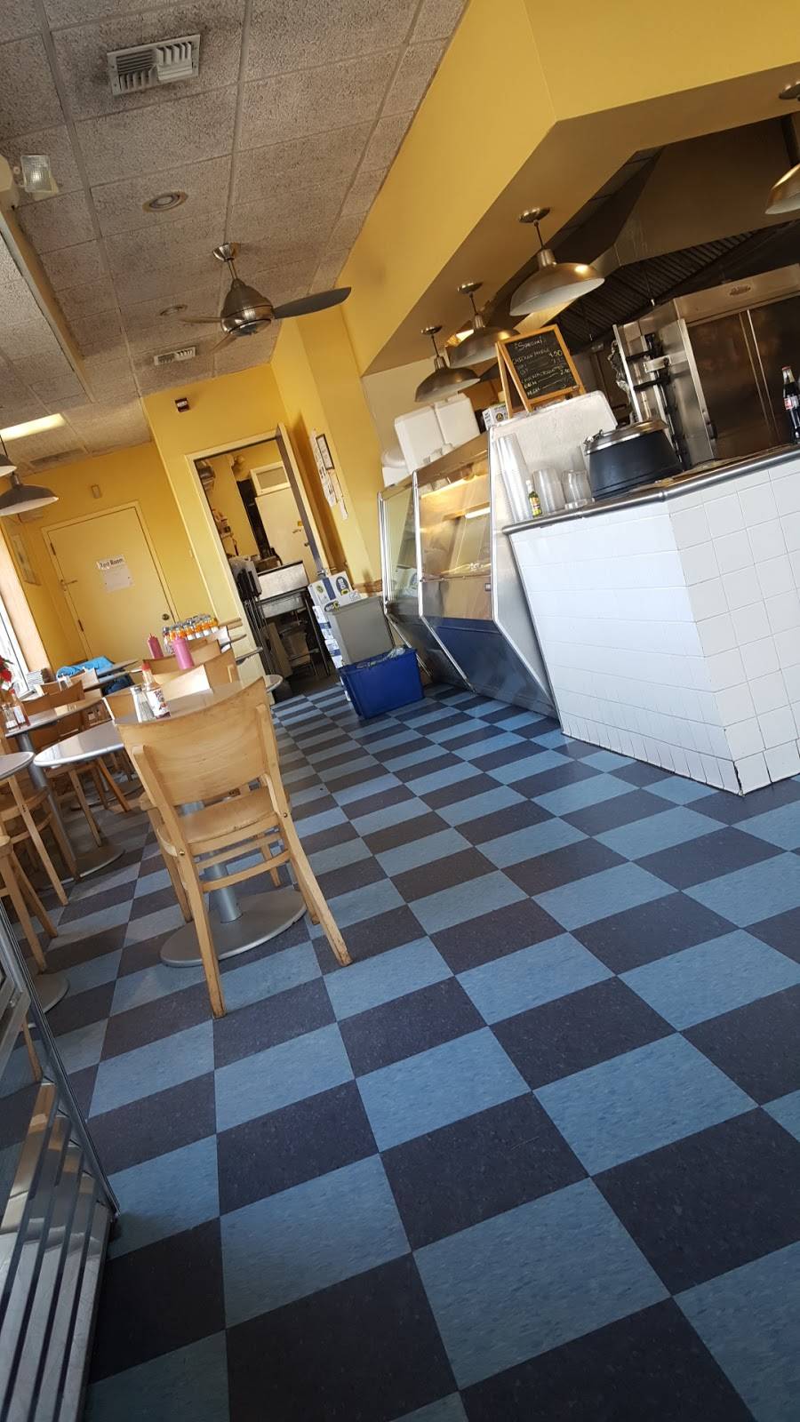 Rotisserie Smokehouse | restaurant | 46520 Middle Rd, Southold, NY 11971, USA | 6317659655 OR +1 631-765-9655