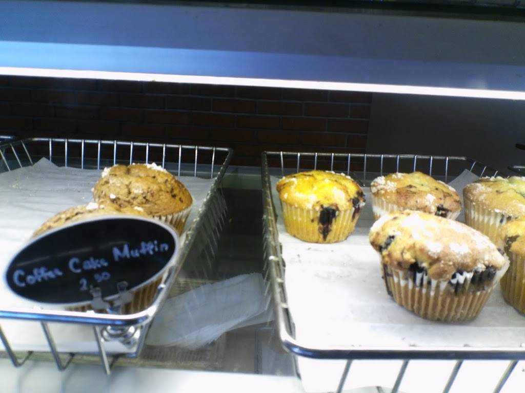 Dolys Delectables | bakery | 245 E Broadway, Long Beach, CA 90802, USA | 5624359400 OR +1 562-435-9400