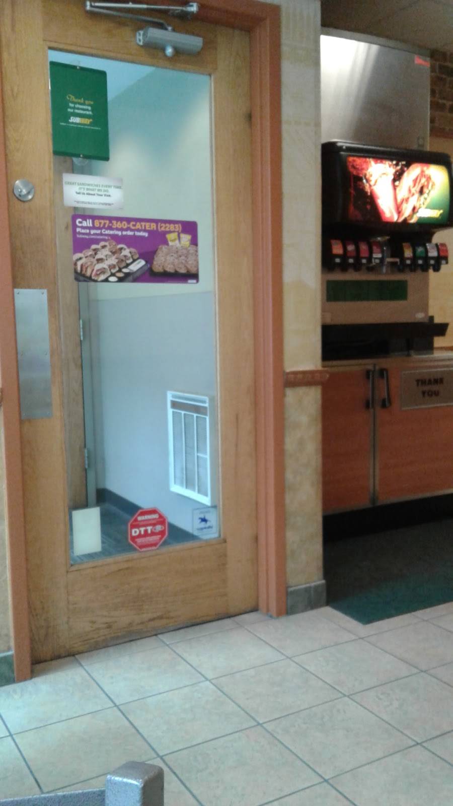 Subway | restaurant | PNC Bank Center, 222 Delaware Ave Suite 1, Wilmington, DE 19801, USA | 3026565045 OR +1 302-656-5045