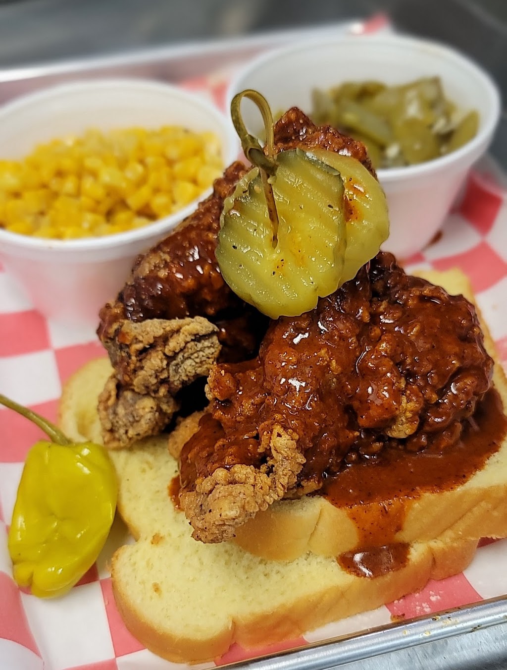 The Hot Chik | restaurant | 670 Lake Joy Rd Suite 400, Kathleen, GA 31047, USA | 4783135459 OR +1 478-313-5459