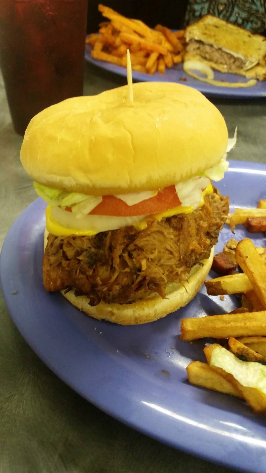 Twisters Diner | restaurant | 5831 Washington Pike, Knoxville, TN 37918, USA | 8659512046 OR +1 865-951-2046