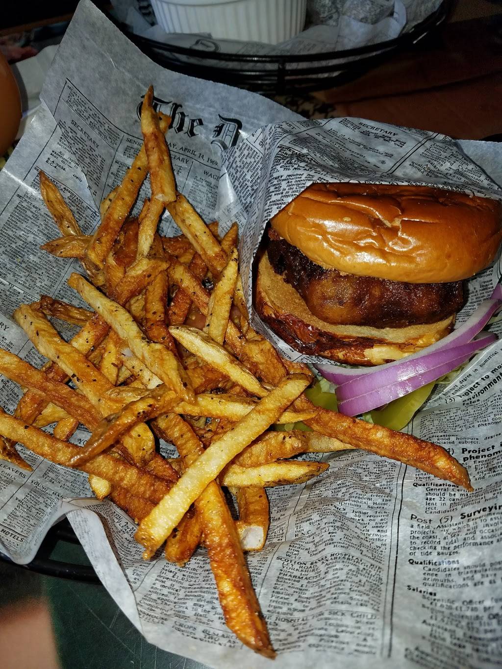 Captain Mikes | restaurant | 5118 6th Ave, Kenosha, WI 53140, USA | 2626582278 OR +1 262-658-2278