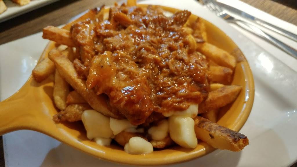 Dinos Grillhouse | restaurant | 15 King St W, Ingersoll, ON N5C 2J2, Canada | 5194250937 OR +1 519-425-0937