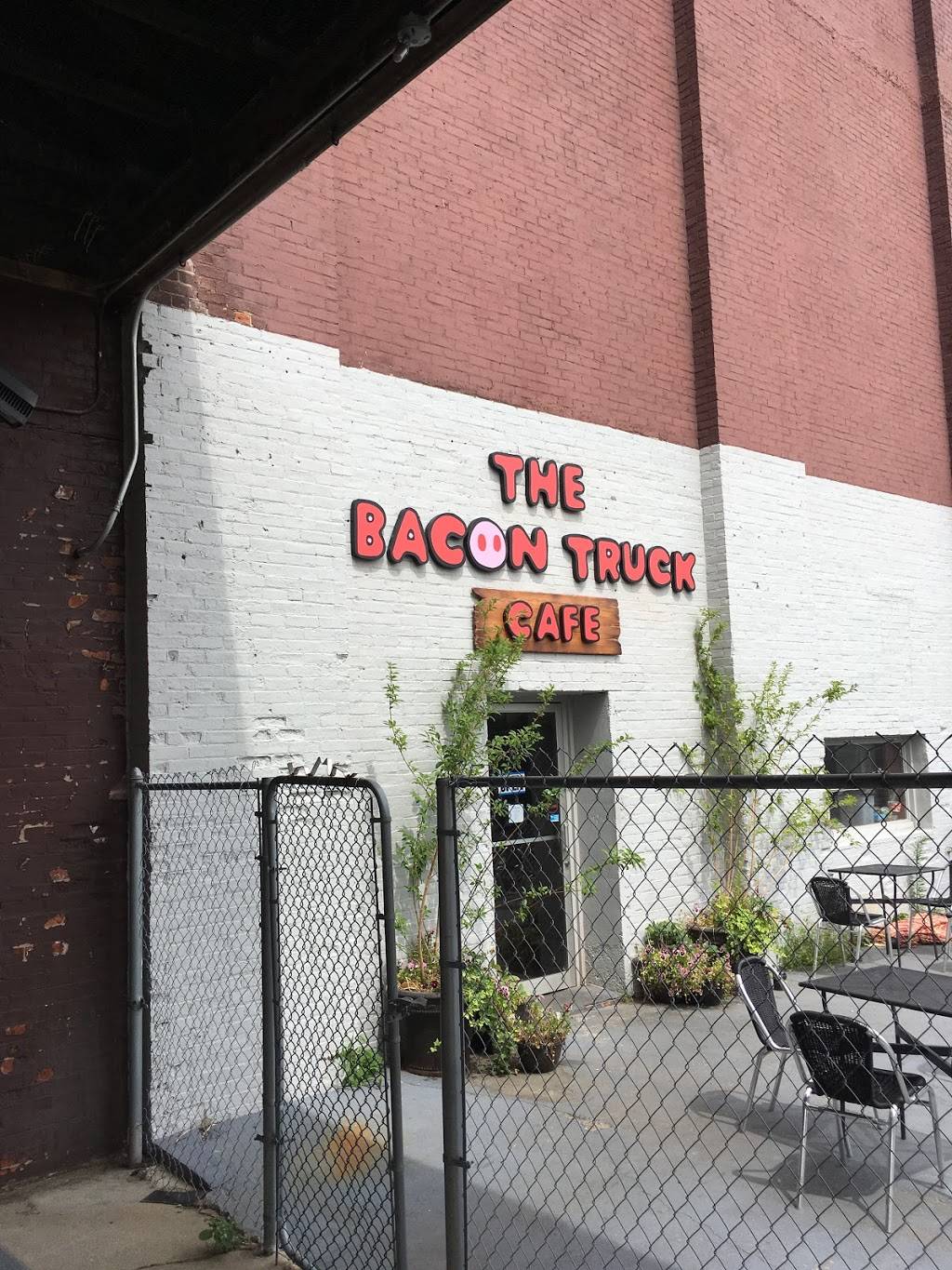 The Bacon Truck Cafe | restaurant | 50 Terminal St, Charlestown, MA 02129, USA | 6175808174 OR +1 617-580-8174