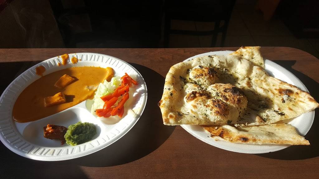 Indo-Canadian Food Hut | restaurant | 373 Steeles Ave W, Brampton, ON L6Y 0P8, Canada | 9058744715 OR +1 905-874-4715