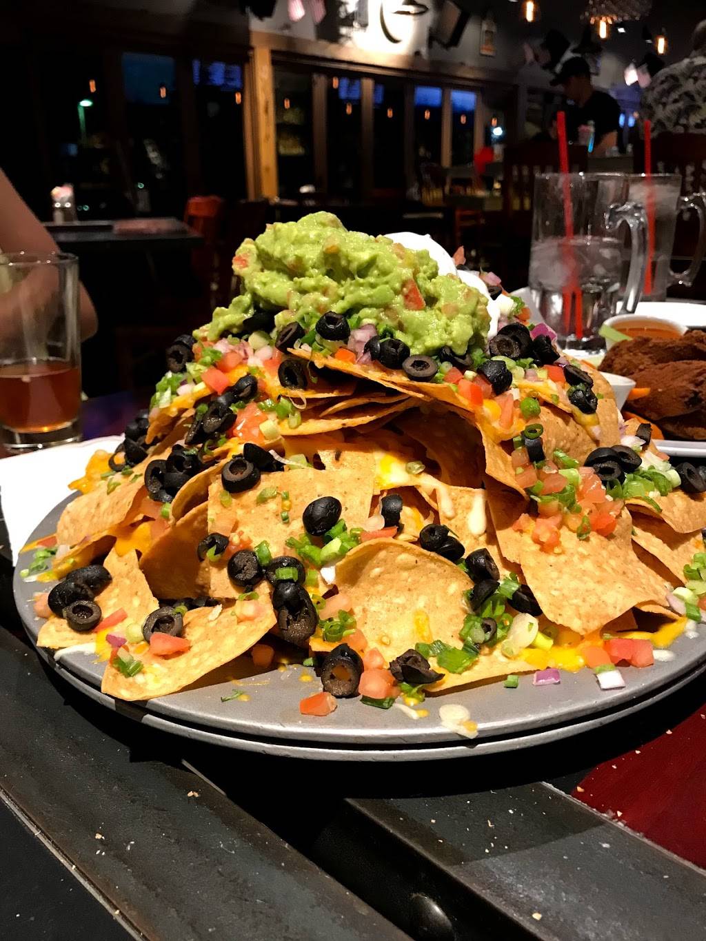 Heroes & Legends Bar & Grill | restaurant | 22741 Lambert St, Lake Forest, CA 92630, USA | 9495837777 OR +1 949-583-7777