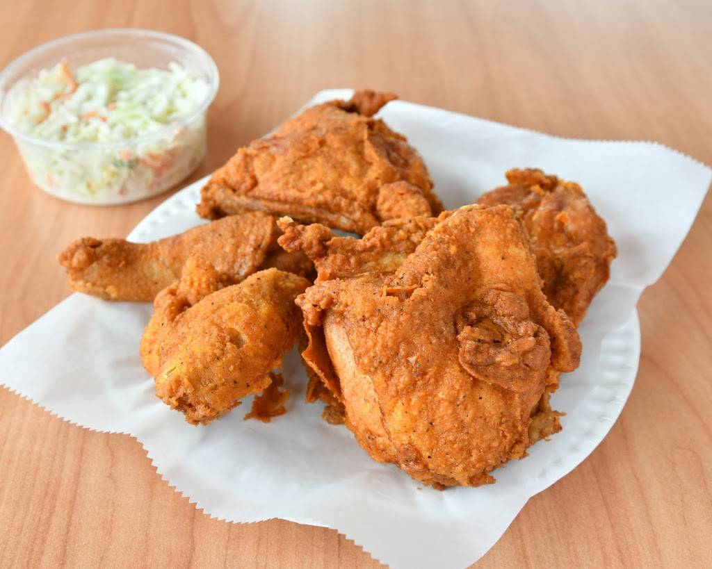 Crown Chicken & Fish | restaurant | 403 Saw Mill Rd, West Haven, CT 06516, USA | 2039311444 OR +1 203-931-1444