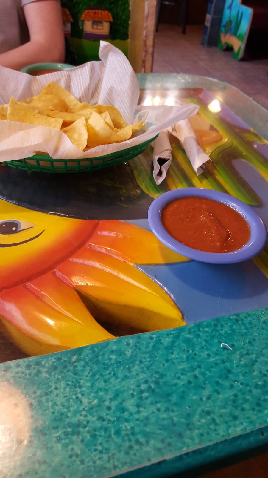 El Mezcal | restaurant | 402 S Main St, Ottawa, KS 66067, USA | 7852422259 OR +1 785-242-2259