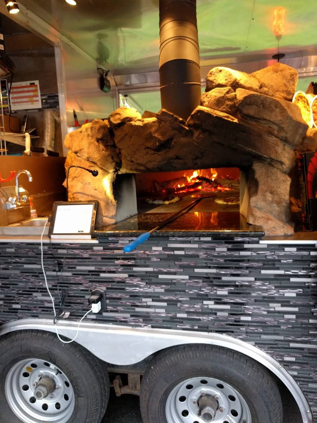 Tuscan Stone Pizza | restaurant | 14331 Issaquah-Hobart Road Southeast, Issaquah, WA 98027, USA | 4253697353 OR +1 425-369-7353