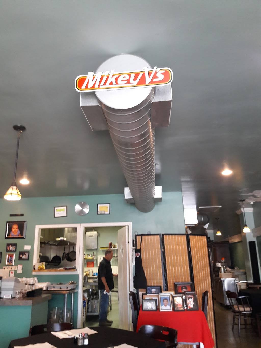 Mikey Vs | cafe | 4132, 209 E Tulare Ave, Tulare, CA 93274, USA | 5596888998 OR +1 559-688-8998