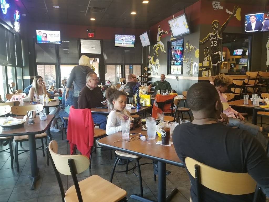 Buffalo Wild Wings | restaurant | 16750 W Bluemound Rd G, Brookfield, WI 53005, USA | 2626418956 OR +1 262-641-8956