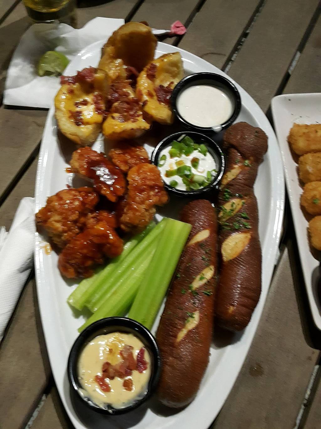 TGI Fridays | restaurant | 10811 International Dr, Orlando, FL 32821, USA | 4073515870 OR +1 407-351-5870