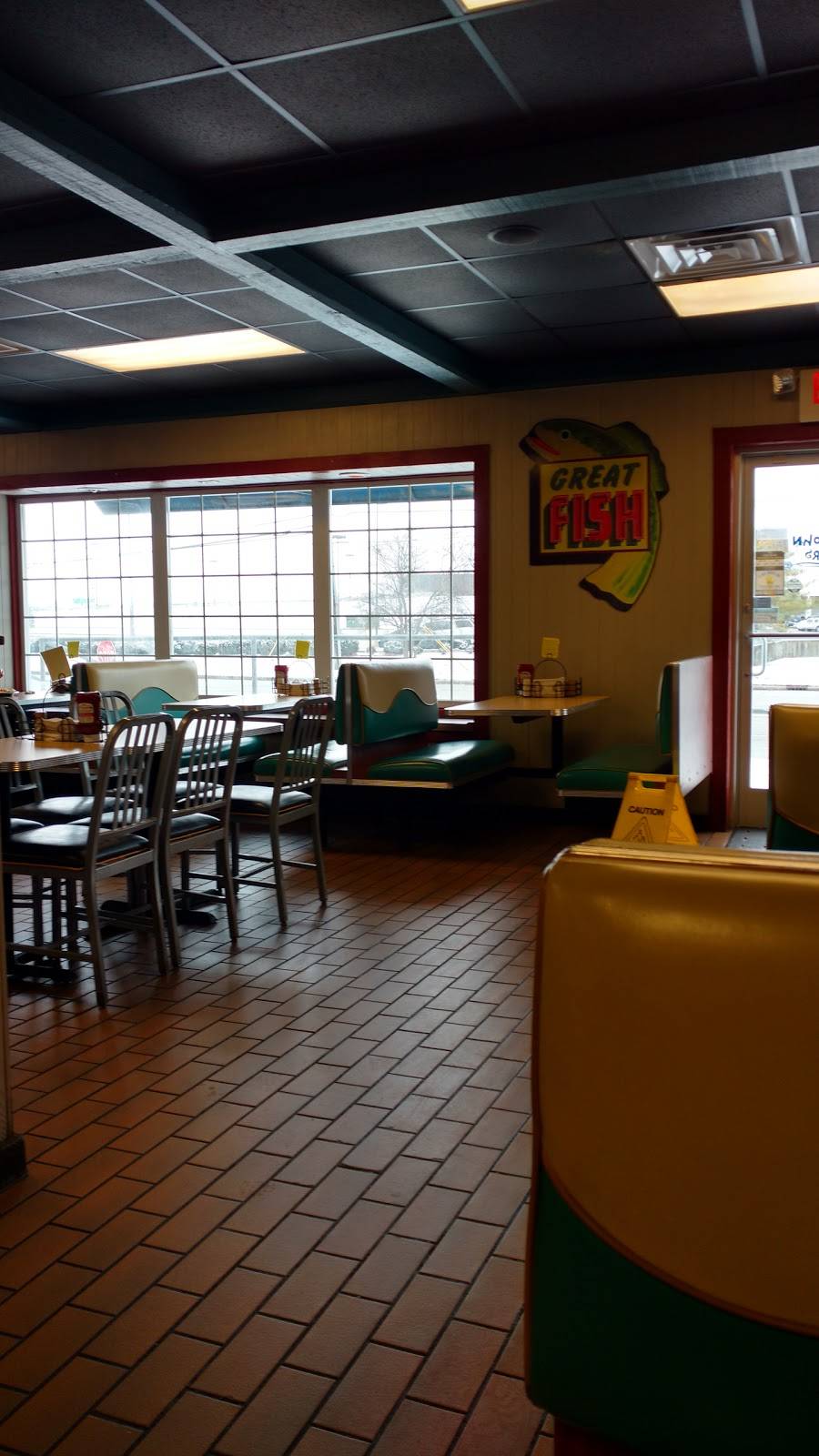 Long John Silvers | restaurant | 218 Lincoln Hwy, Fairview Heights, IL 62208, USA | 6186328074 OR +1 618-632-8074