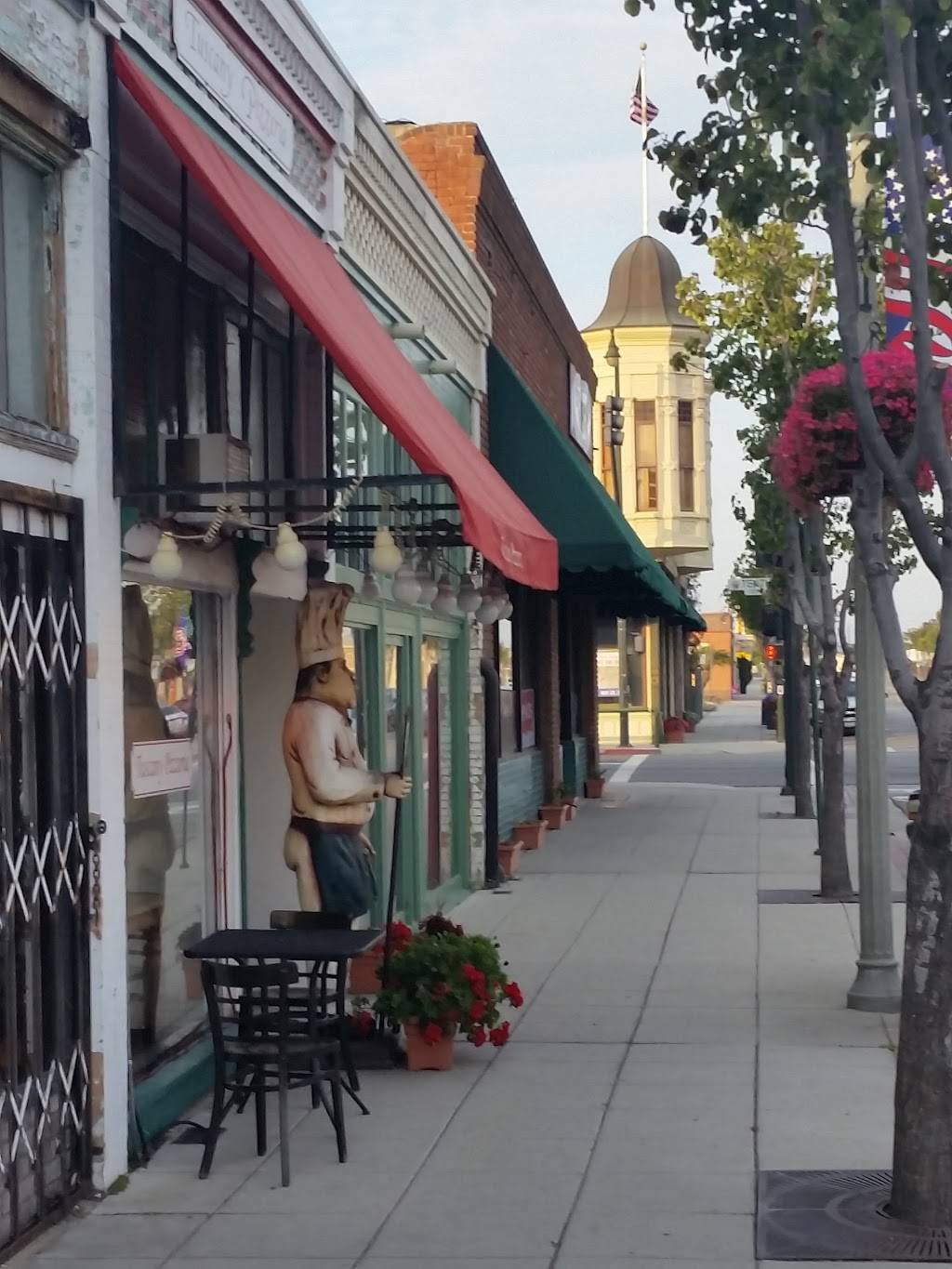 Tuscany Pizzeria & Deli | restaurant | 973 E Main St, Santa Paula, CA 93060, USA | 8052297279 OR +1 805-229-7279