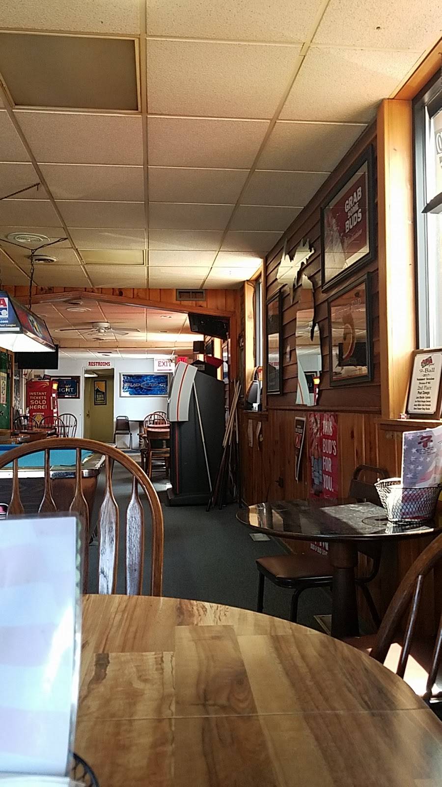 The Seven Deuce | restaurant | 104 S Main St, Tekonsha, MI 49092, USA | 5177674230 OR +1 517-767-4230