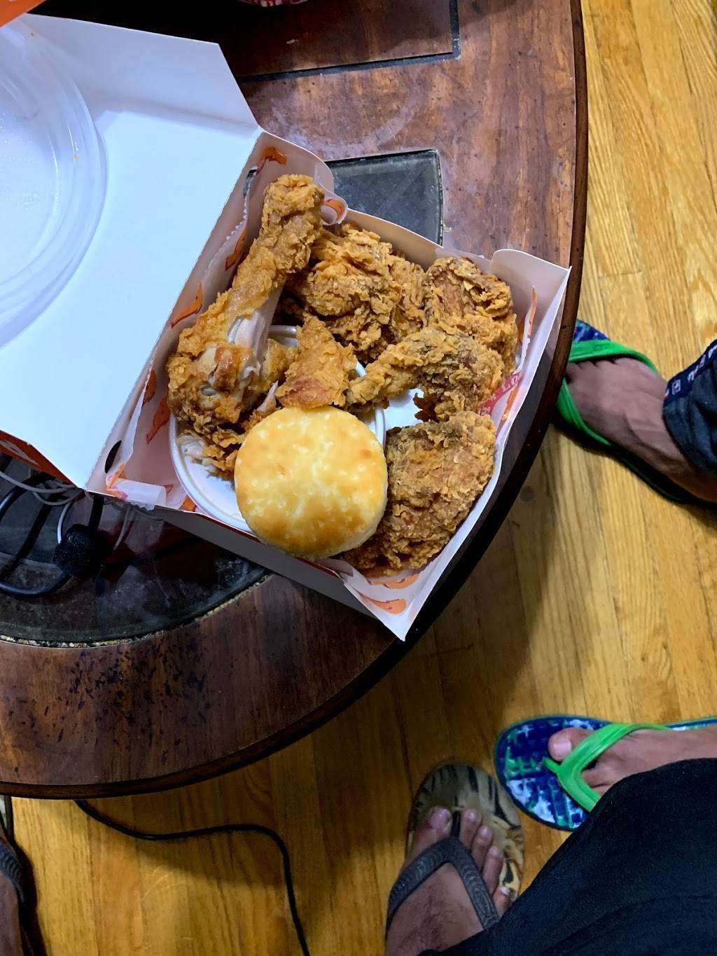 Popeyes Louisiana Kitchen | restaurant | 269 Queen St E, Brampton, ON L6W 2C2, Canada | 9054552400 OR +1 905-455-2400