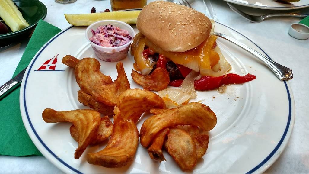 Front Street Station | restaurant | 212 Front St, Greenport, NY 11944, USA | 6313332050 OR +1 631-333-2050