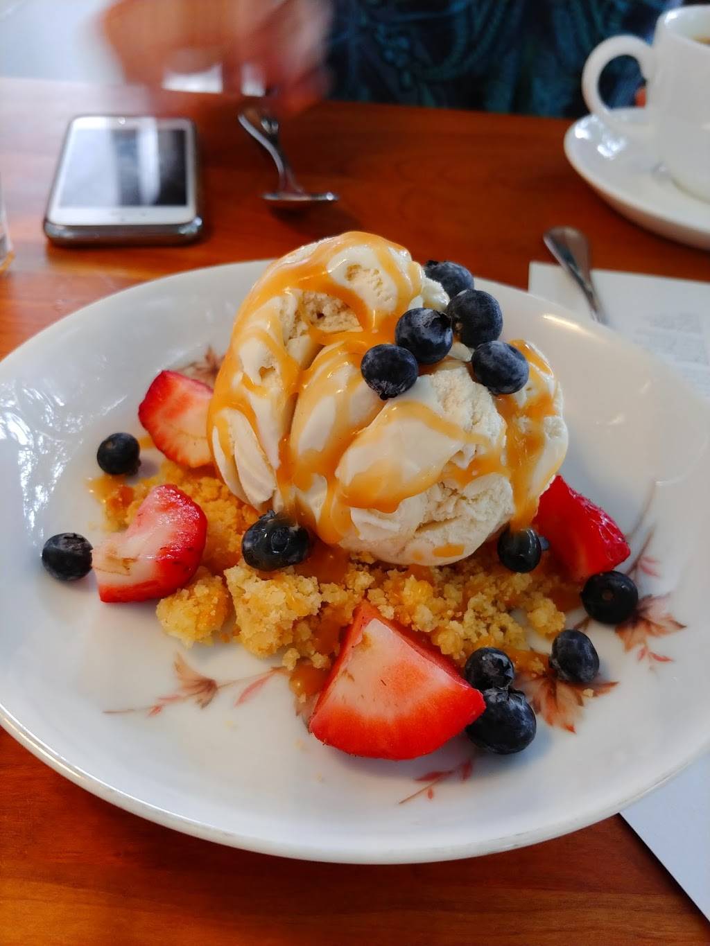 Matties | restaurant | 811 W Live Oak St, Austin, TX 78704, USA | 5124441888 OR +1 512-444-1888