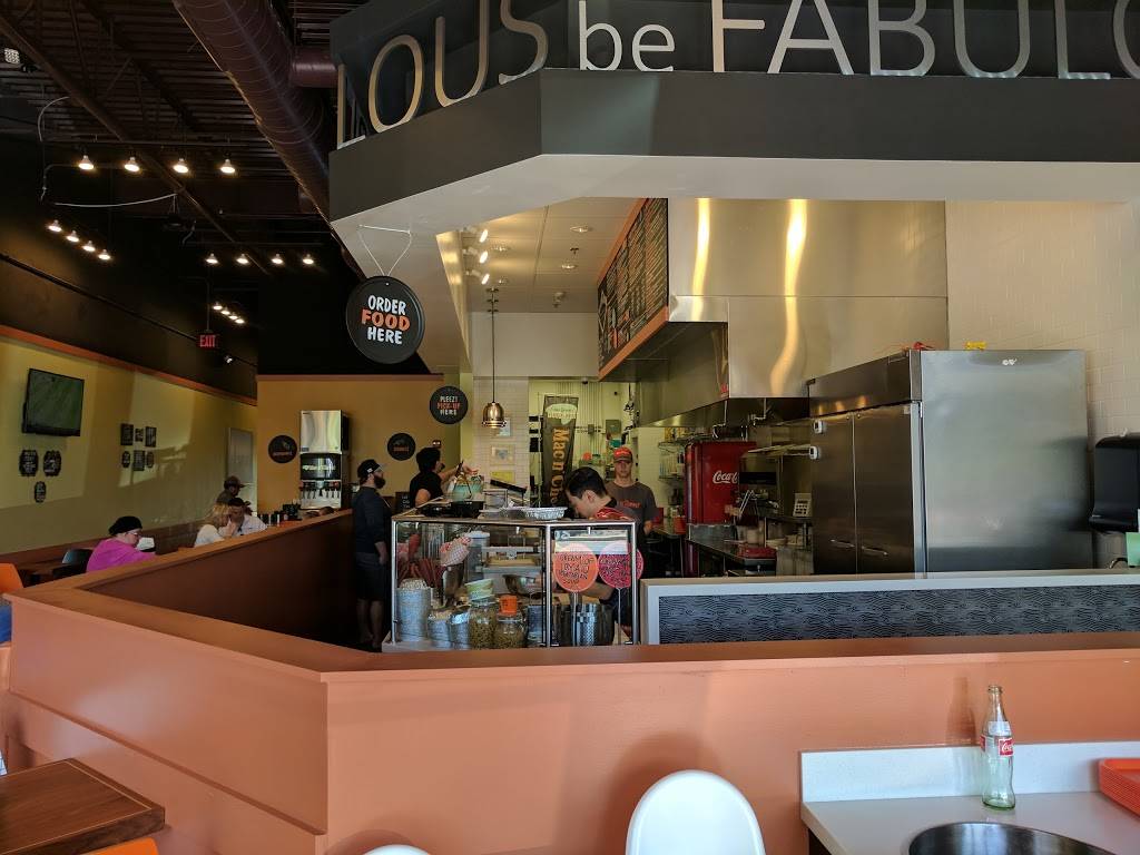 Sweet Lorraines Fabulous Mac n Cheez! Vernon Hills | restaurant | 375 N Milwaukee Ave #200, Vernon Hills, IL 60061, USA | 8472614143 OR +1 847-261-4143