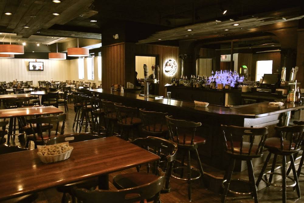 Country House Restaurant | restaurant | 2799 Maple Ave, Lisle, IL 60532, USA | 6309830545 OR +1 630-983-0545