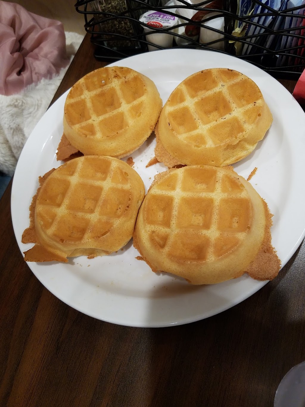 Louies Waffle House | restaurant | 1776 McDonough St, Joliet, IL 60436, USA | 8157226716 OR +1 815-722-6716