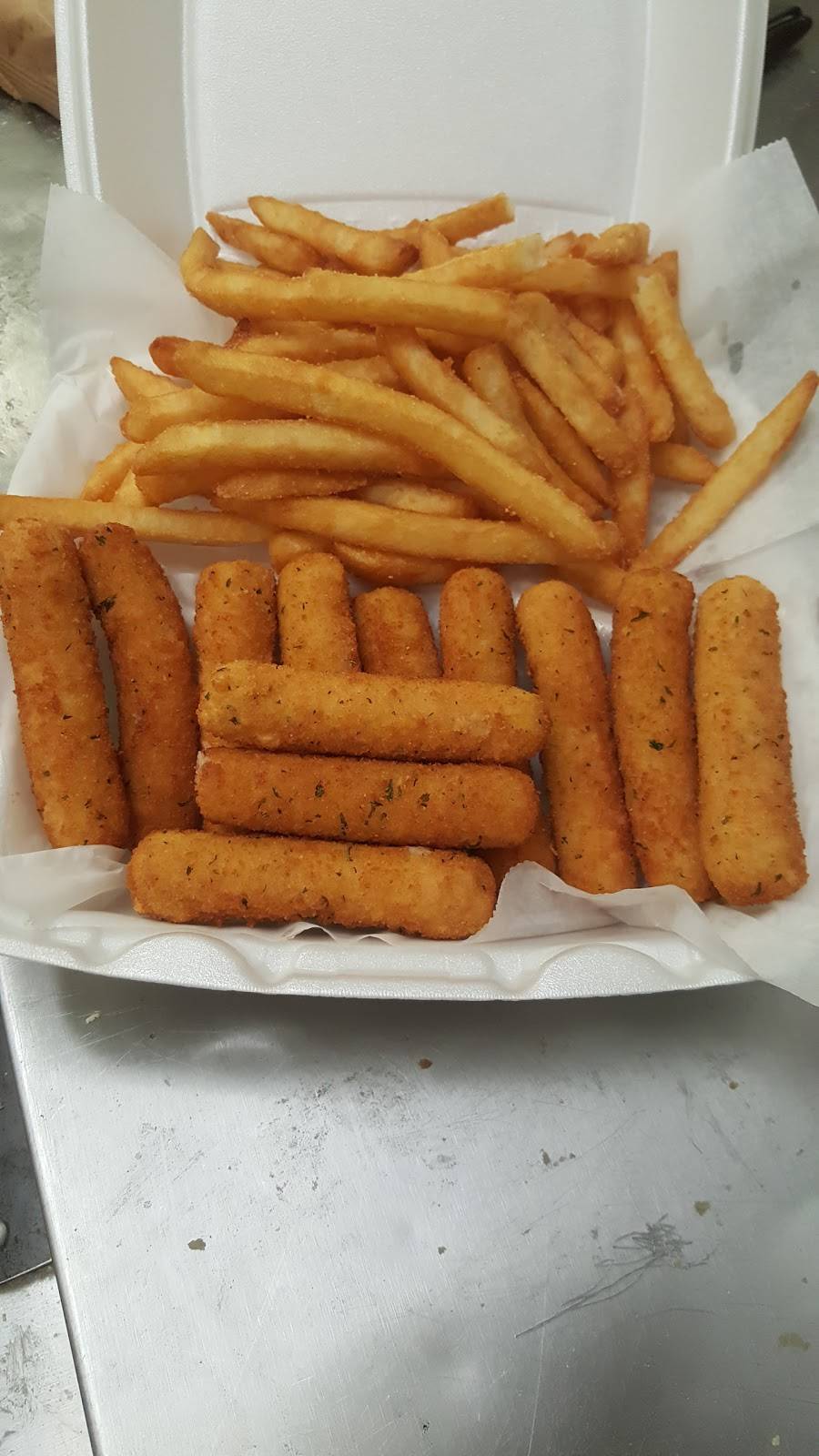 Da Catch Fish & Chicken | restaurant | 2904 W State St, Rockford, IL 61102, USA | 8159670483 OR +1 815-967-0483