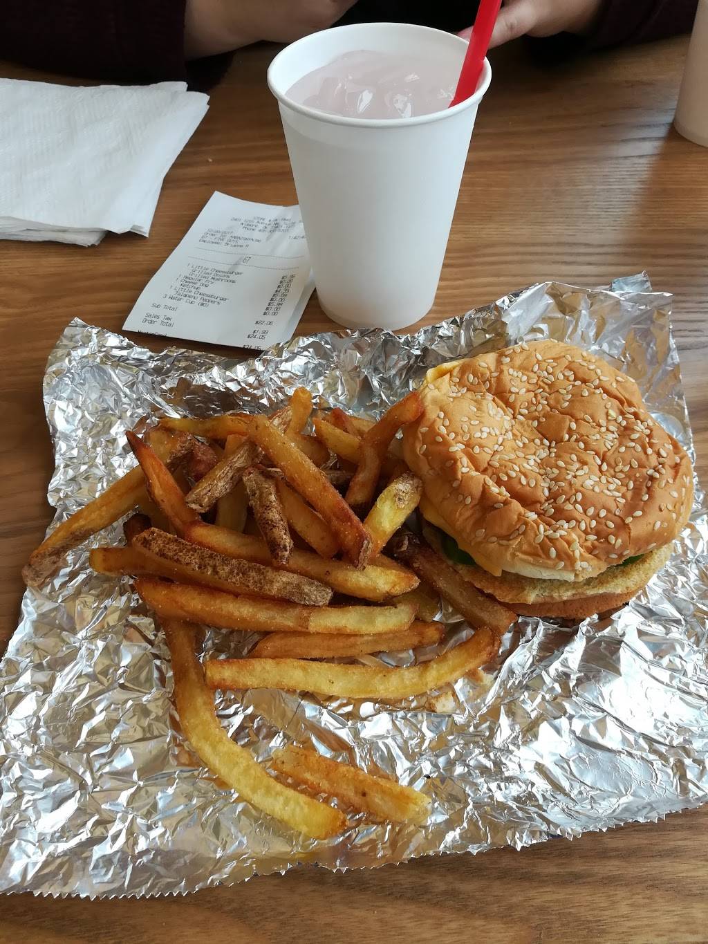 Five Guys | meal takeaway | 2401 12th Ave NW, Ardmore, OK 73401, USA | 4053005703 OR +1 405-300-5703