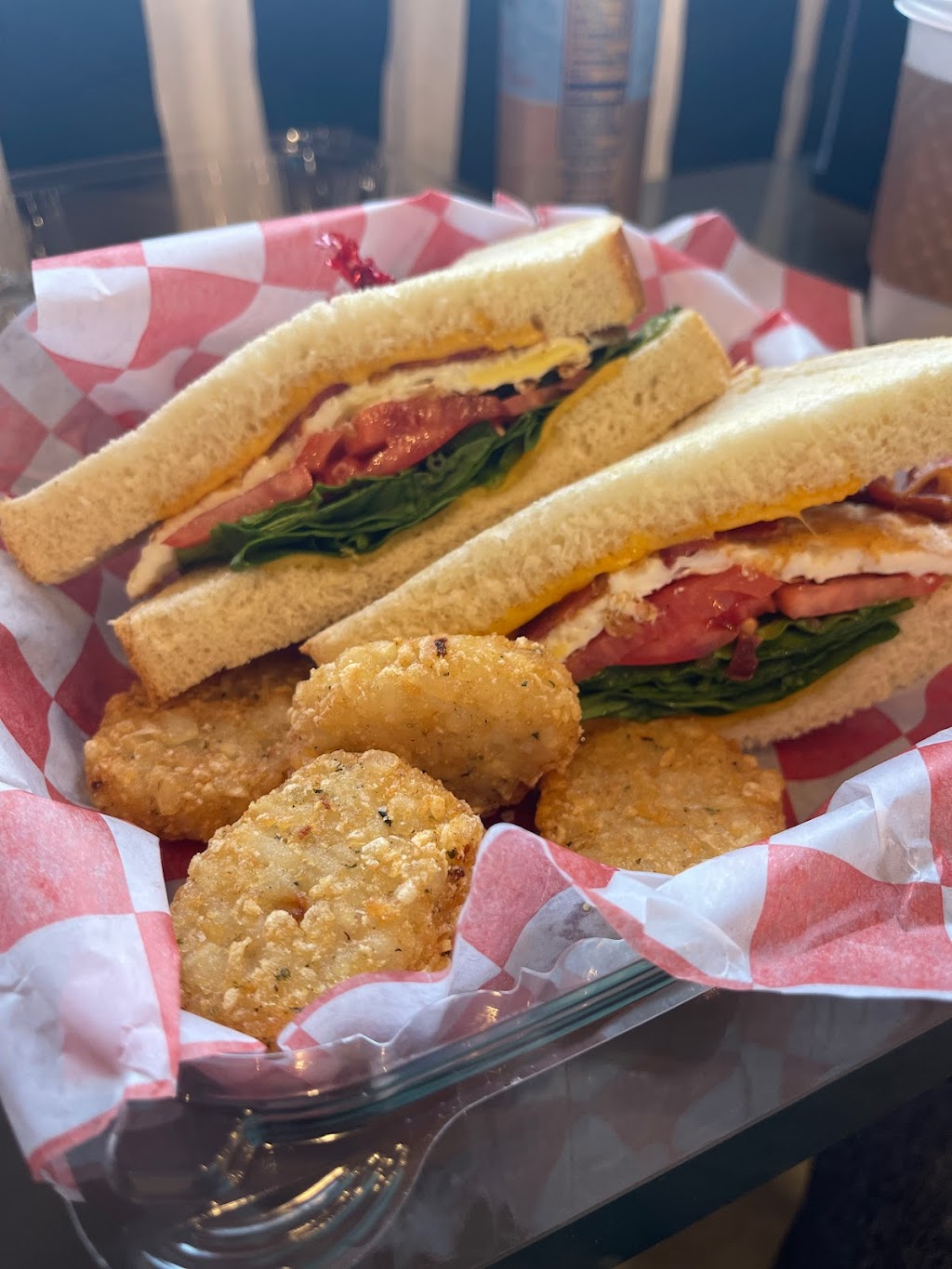 Bay Bistro TO-GO | restaurant | 10 N Main St, Kilmarnock, VA 22482, USA | 8045774206 OR +1 804-577-4206