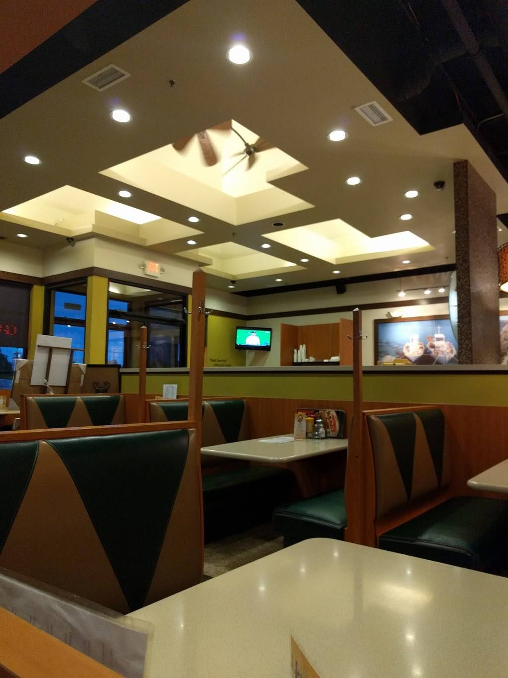 Leos Coney Island | restaurant | 20257 Hall Rd, Macomb, MI 48044, USA | 5862862300 OR +1 586-286-2300