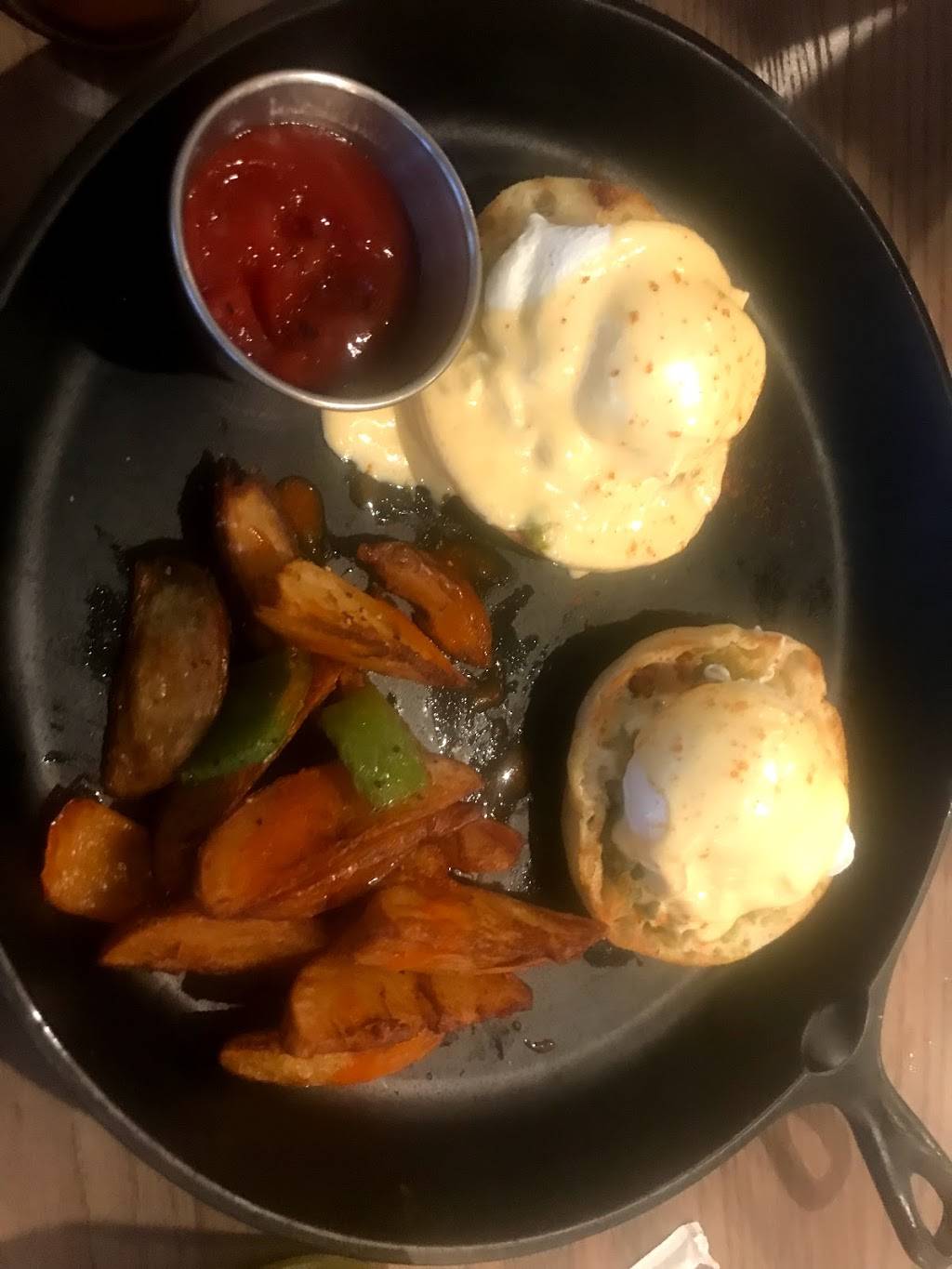 Social Market & Eatery | restaurant | 5855 W Century Blvd, Los Angeles, CA 90045, USA | 3103372208 OR +1 310-337-2208