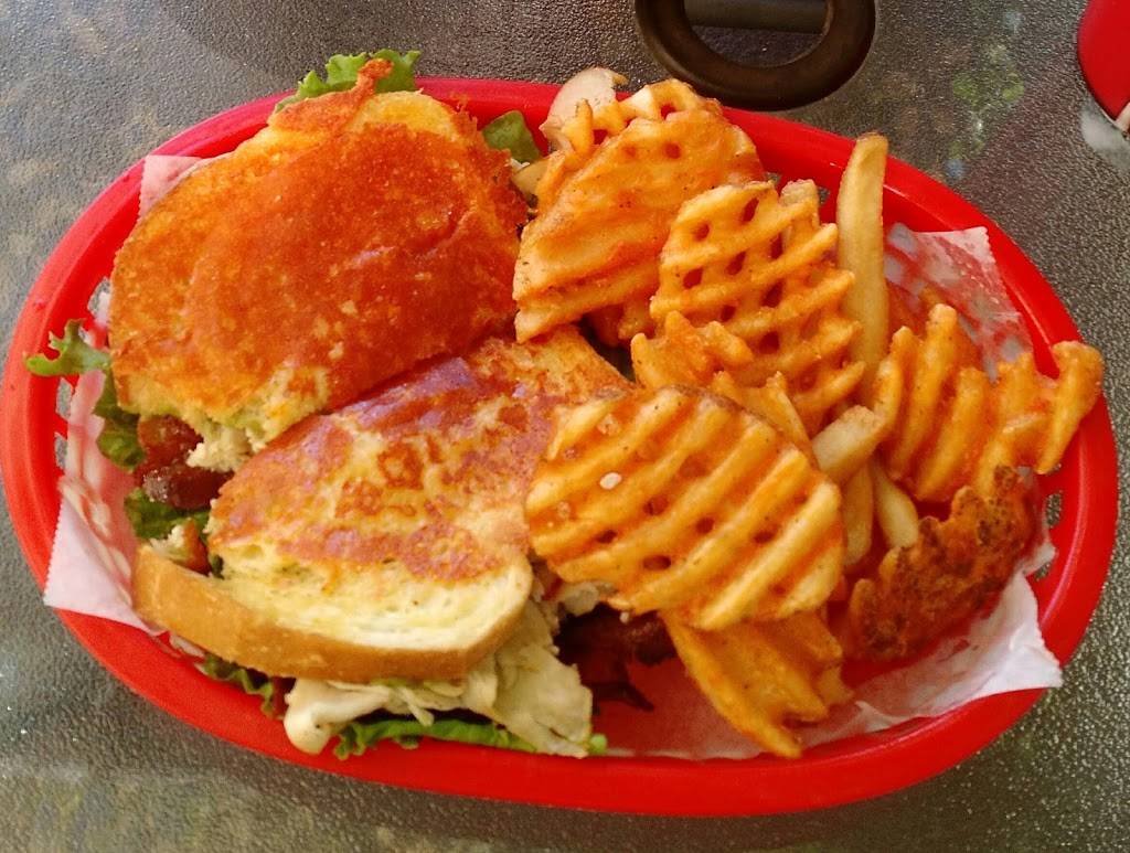 Burger Barn | restaurant | 6404 Pony Express Trail, Pollock Pines, CA 95726, USA | 5303447167 OR +1 530-344-7167