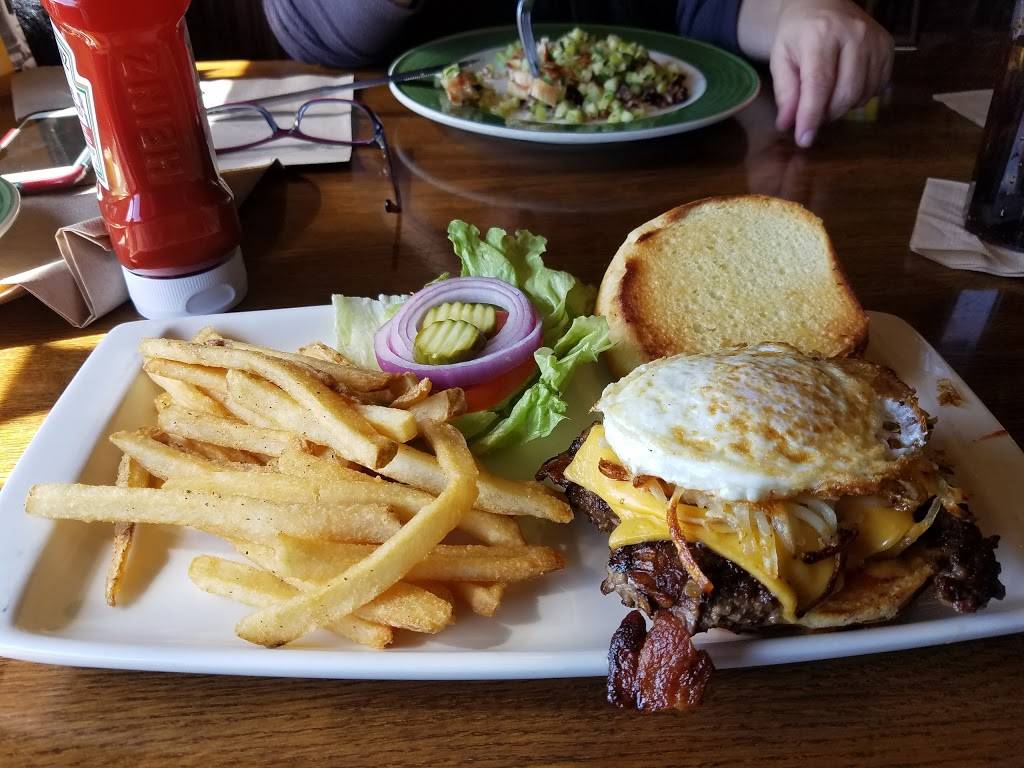 Applebees Grill + Bar | restaurant | 1107 West Chester Pike, West Chester, PA 19382, USA | 6106960751 OR +1 610-696-0751