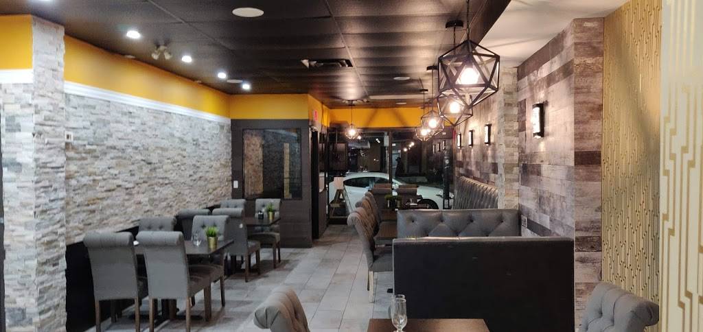 Thai One on Dundas | restaurant | 3132 Dundas St W, Toronto, ON M6P 2A1, Canada | 4165168080 OR +1 416-516-8080