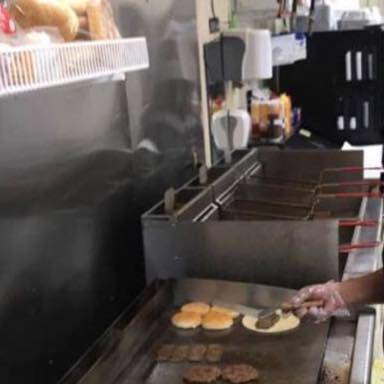 Southern Style Fish & Chicken | restaurant | 200 N MacArthur Hwy, Peoria, IL 61605, USA | 3098390902 OR +1 309-839-0902