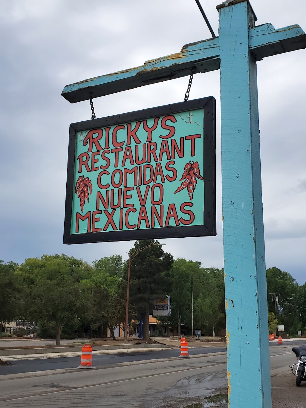 Rickys Restaurant | restaurant | 312 Paseo Del Pueblo Sur, Taos, NM 87571, USA | 5757581156 OR +1 575-758-1156