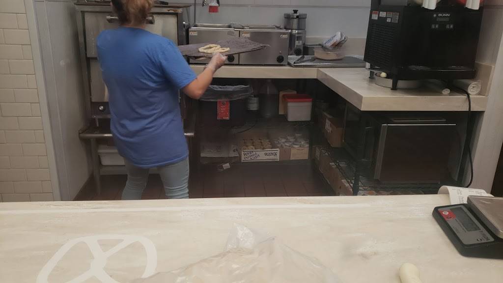 Auntie Annes | cafe | 3382 Murphy Canyon Road, Stonecrest Blvd, San Diego, CA 92123, USA | 8582772599 OR +1 858-277-2599