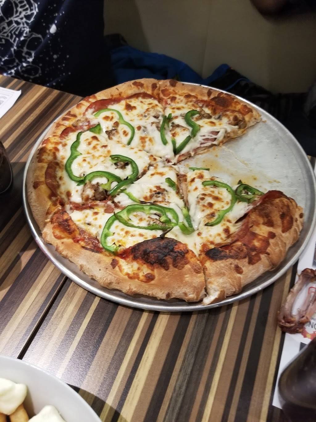 Med Pizza | restaurant | 191 Boulevard des Bois Francs S, Victoriaville, QC G6P 4A1, Canada | 8197522020 OR +1 819-752-2020