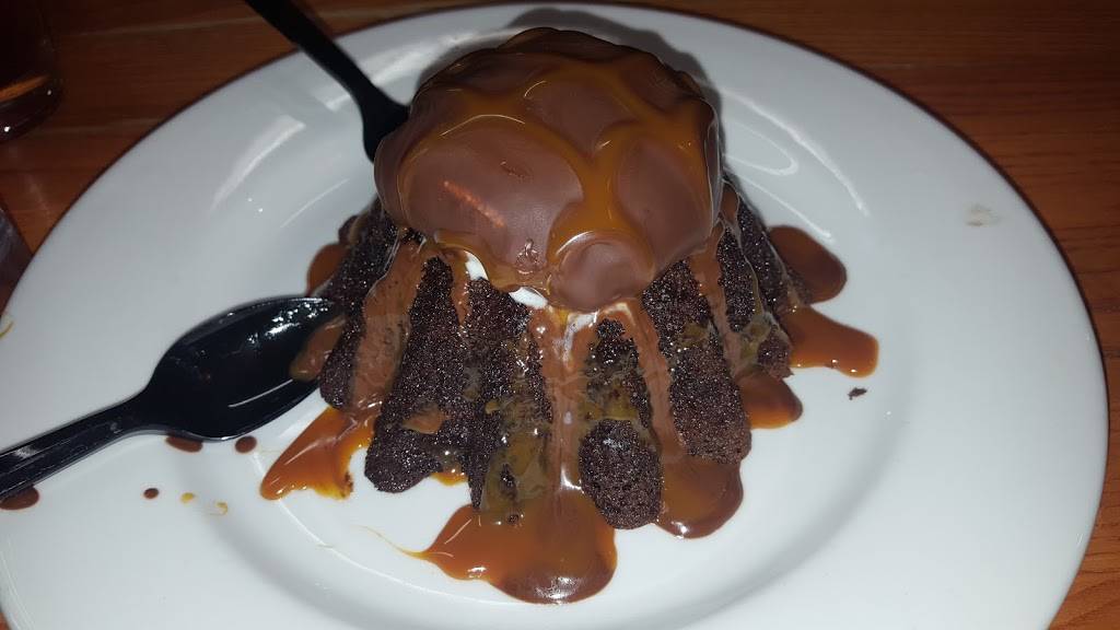 Chilis Grill & Bar | meal takeaway | Terminal 2, Gate E20, St. Louis, MO 63145, USA | 3144293400 OR +1 314-429-3400