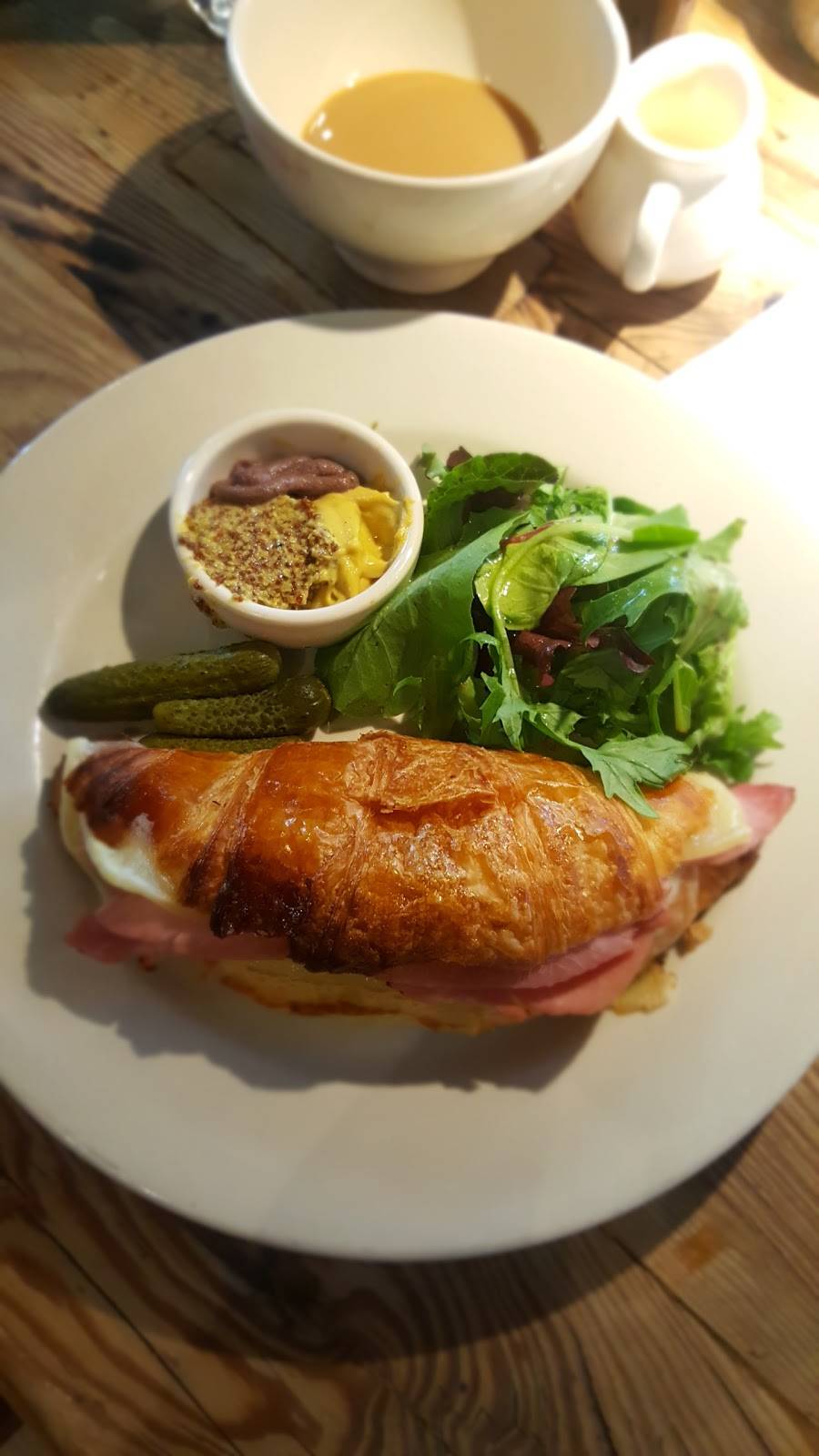 Le Pain Quotidien | restaurant | 10 E Delaware Pl, Chicago, IL 60611, USA | 3123806665 OR +1 312-380-6665