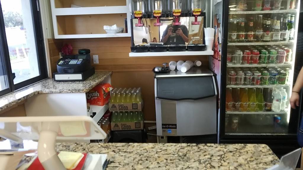 Elenas Cuban Cafe | restaurant | 2246 E Edgewood Dr, Lakeland, FL 33803, USA | 8636653333 OR +1 863-665-3333