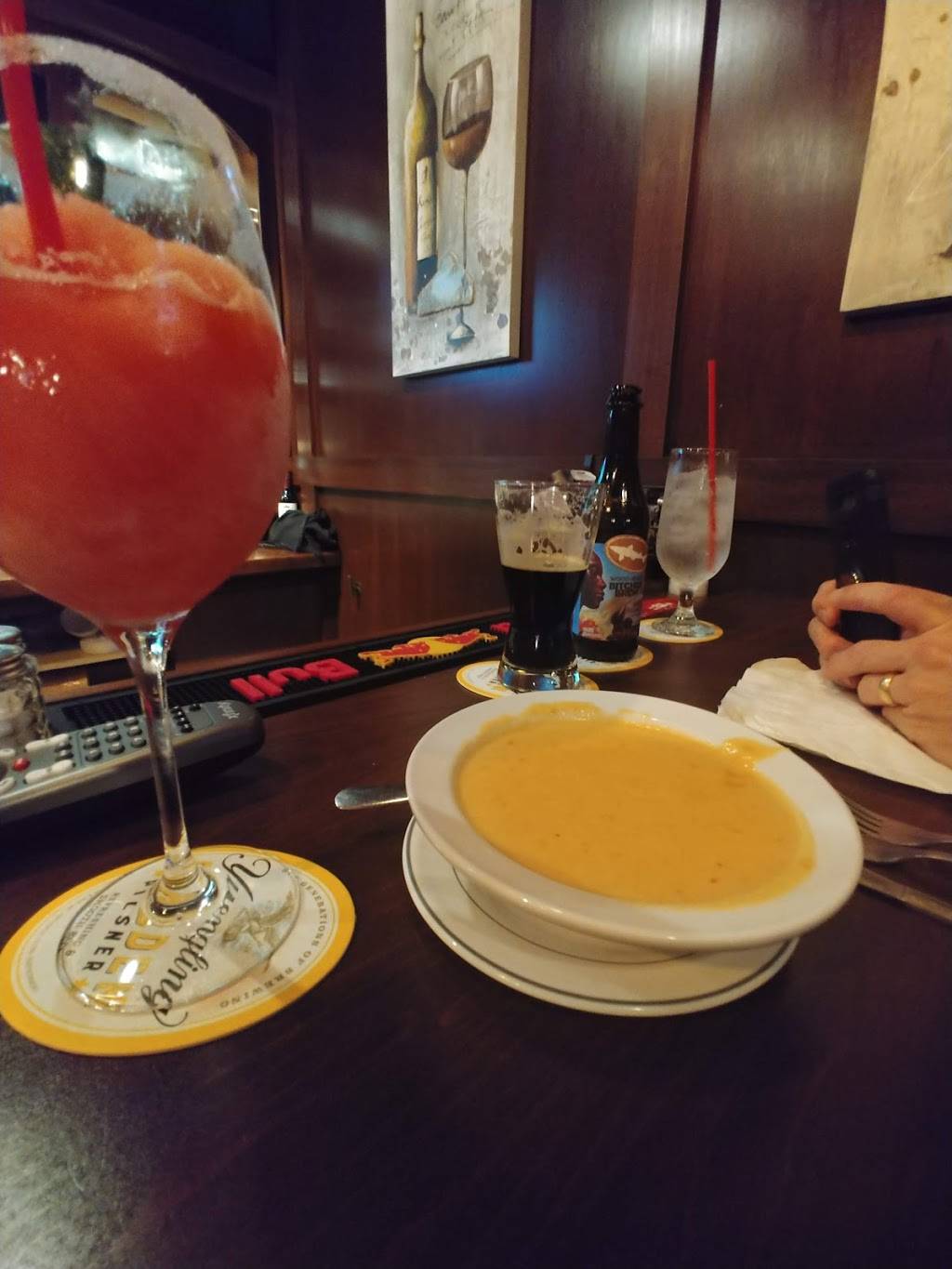 Roanoke Village Inn | restaurant | 190 N Main St, Roanoke, IN 46783, USA | 2606723707 OR +1 260-672-3707