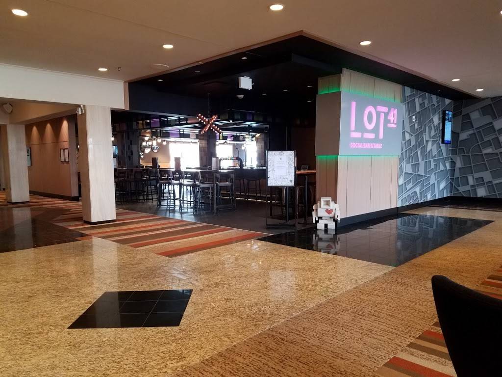 Lot41 Social Bar & Table | restaurant | 655 Dixon Rd, Etobicoke, ON M9W 1J3, Canada | 4162441711 OR +1 416-244-1711