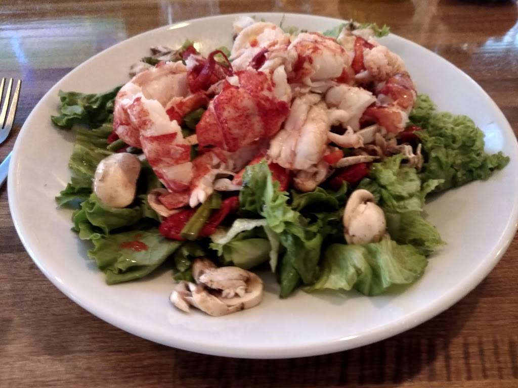 Quahog Republic Whalers Tavern | restaurant | 24 N Water St, New Bedford, MA 02740, USA | 7742066303 OR +1 774-206-6303