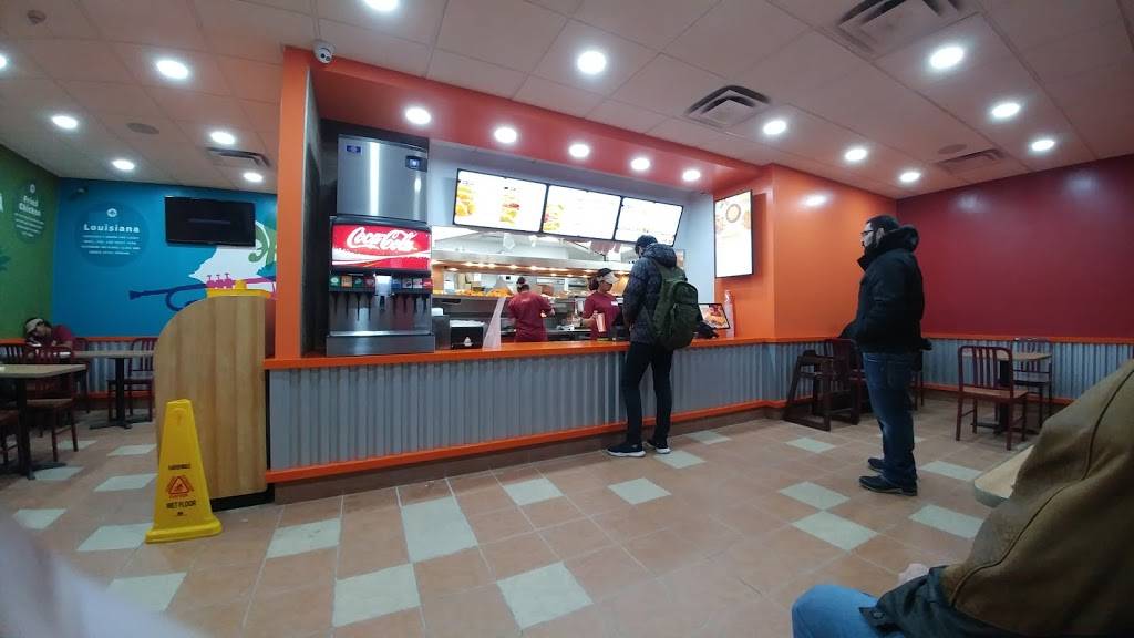 Popeyes | restaurant | 3070 Don Mills Rd E, North York, ON M2J 3B6, Canada | 4164942837 OR +1 416-494-2837