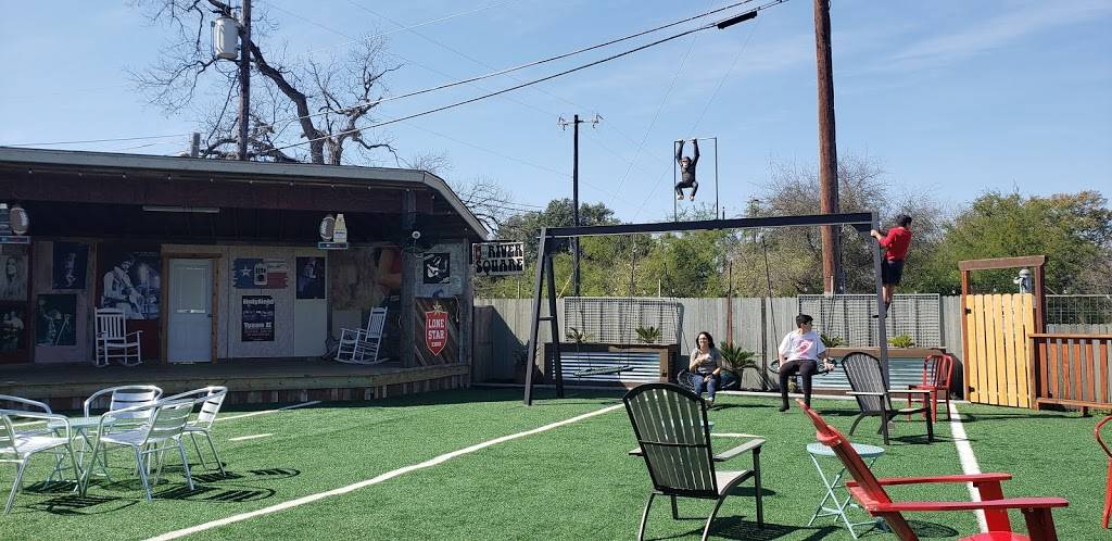 Backyard on Broadway | restaurant | 2411 Broadway St, San Antonio, TX 78215, USA | 2109512607 OR +1 210-951-2607