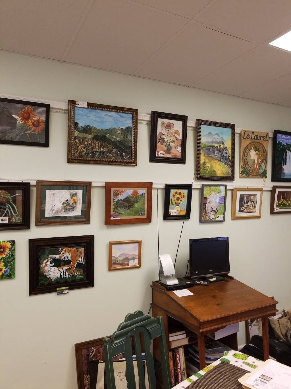 Old Bus Stop Coffee Shop & Art Gallery | restaurant | 545 N Commercial Ave, St Clair, MO 63077, USA | 3146066136 OR +1 314-606-6136